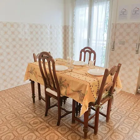 700 M From The Sea With Private Garage